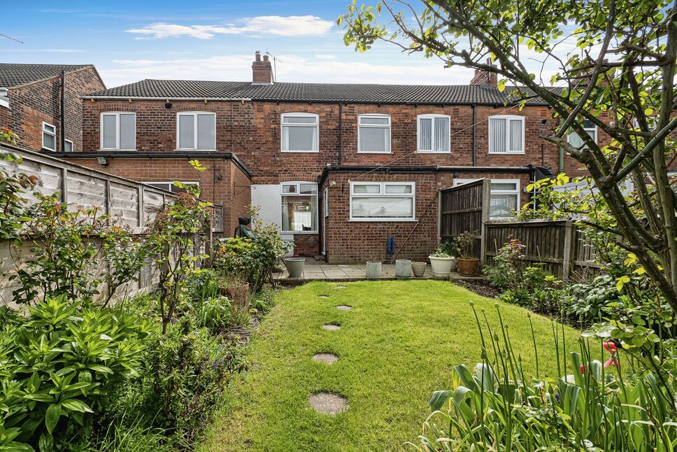 3 bedroom Mid Terrace House for sale, Watt Street, Hull, HU9 £145,000