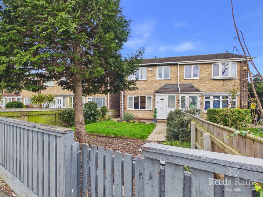 Main image of 3 bedroom Semi Detached House for sale, Jendale, Hull, East Yorkshire, HU7