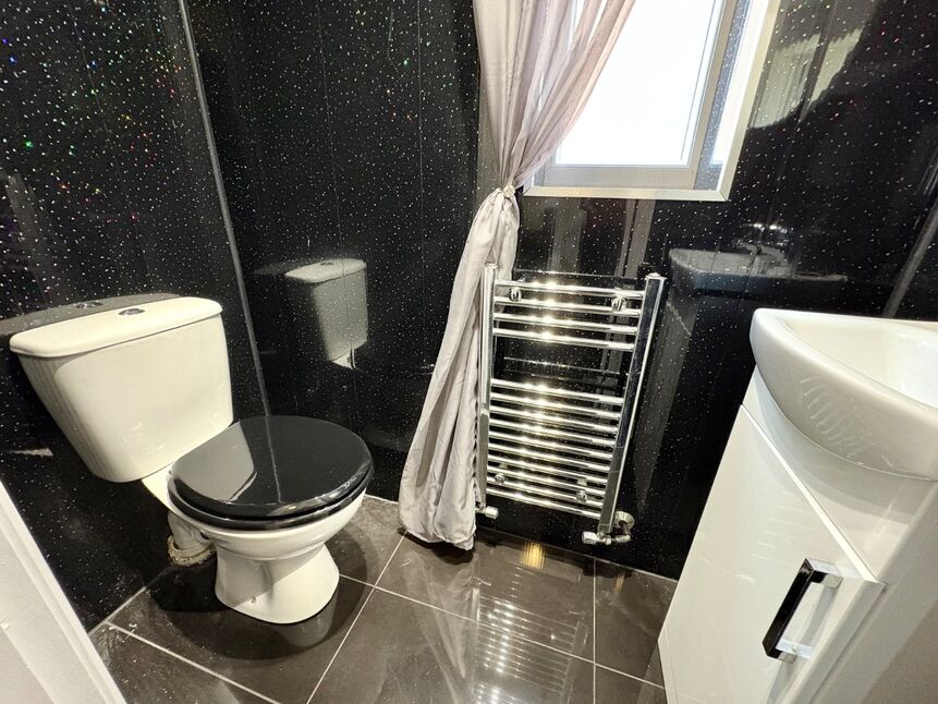 Cloakroom / WC