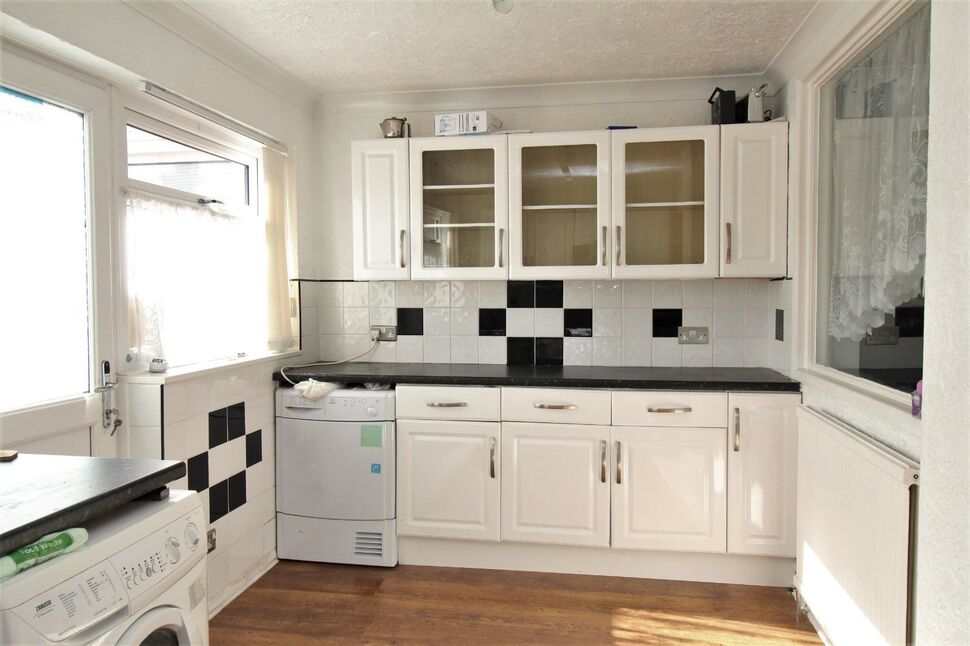 3 bedroom Mid Terrace House for sale, Parkfield Drive, Hull, HU3 £125,000