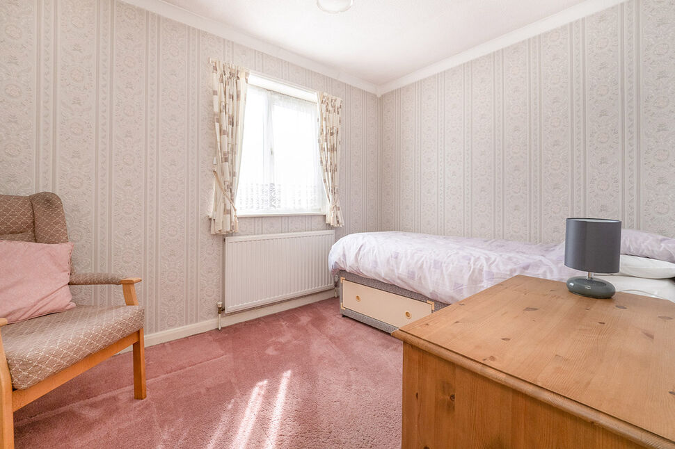 2 bedroom Detached Bungalow for sale, Ullswater Drive, Hull, HU8 £189,000