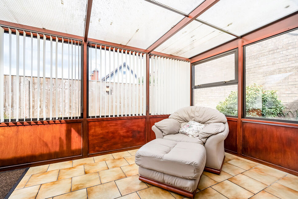 2 bedroom Detached Bungalow for sale, Ullswater Drive, Hull, HU8 £189,000