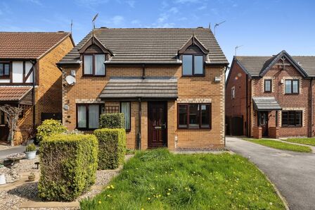 2 bedroom Semi Detached House to rent