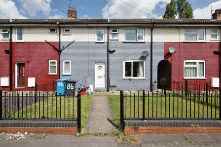 3 bedroom Mid Terrace House for sale