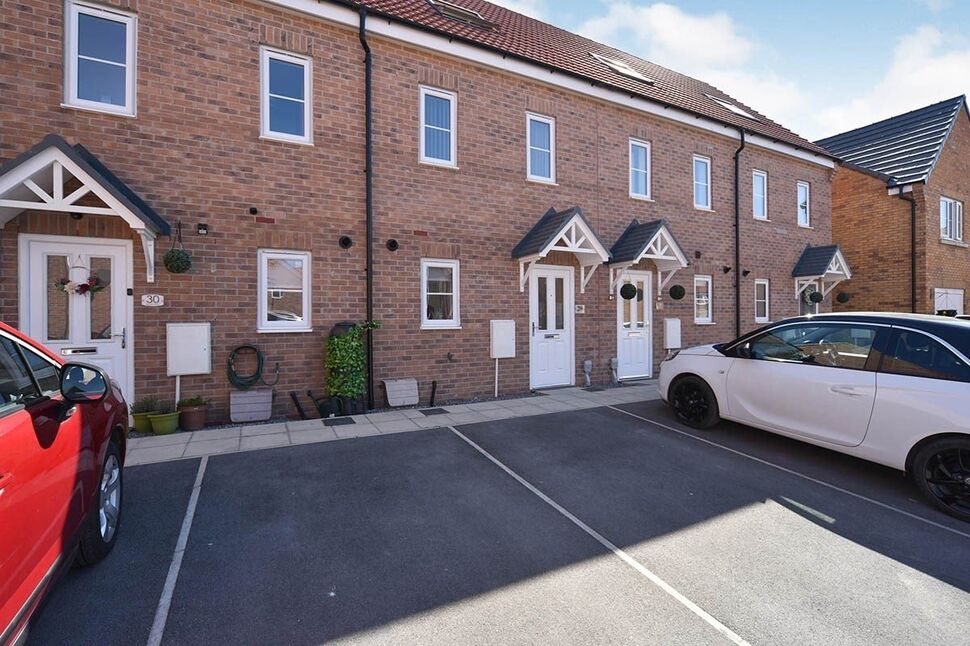 Main image of 3 bedroom Mid Terrace House to rent, Bounty Drive, Kingswood, East Yorkshire, HU7
