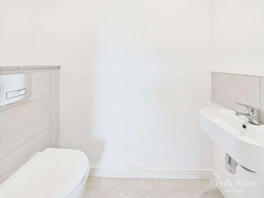 Cloakroom / WC