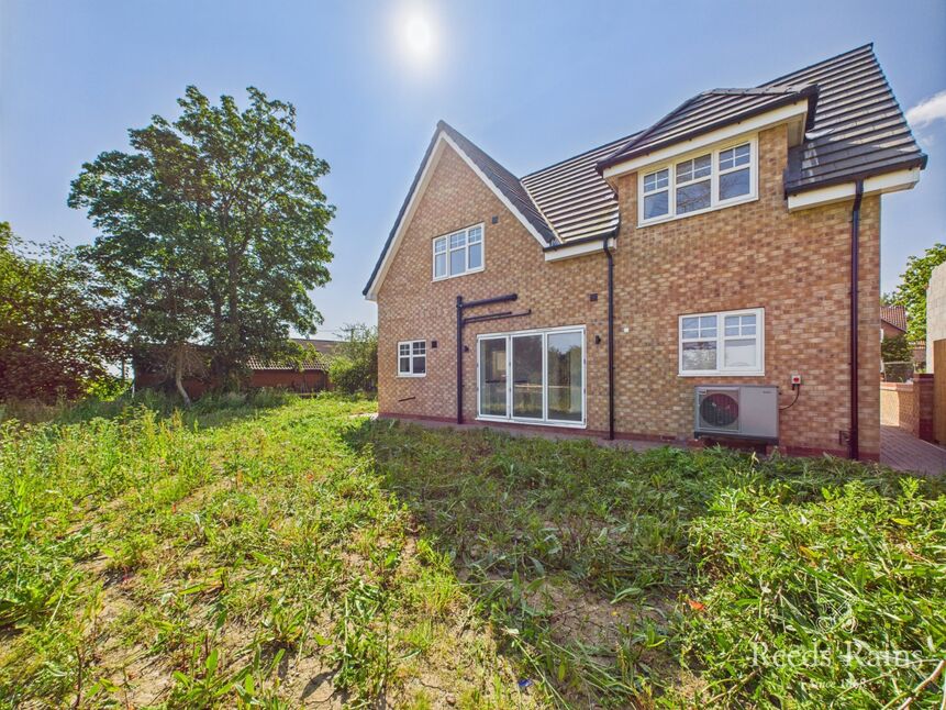 Side / Rear Garden