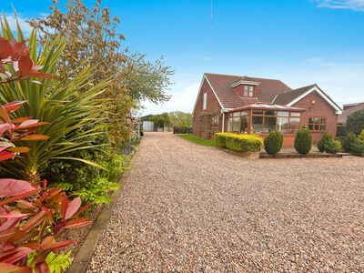 Pitt Lane, 4 bedroom Detached House for sale, £580,000