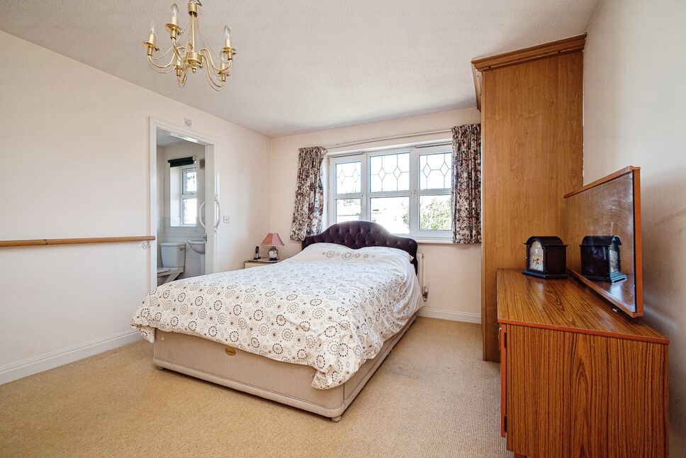 4 bedroom Detached House for sale, Catherine McAuley Close, Hull, HU6