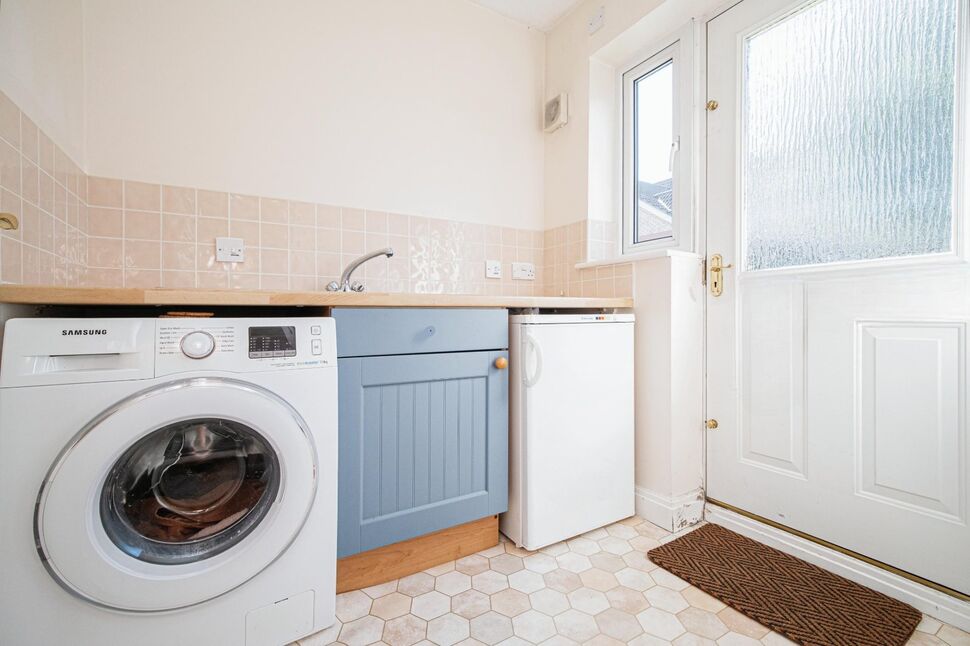 4 bedroom Detached House for sale, Catherine McAuley Close, Hull, HU6