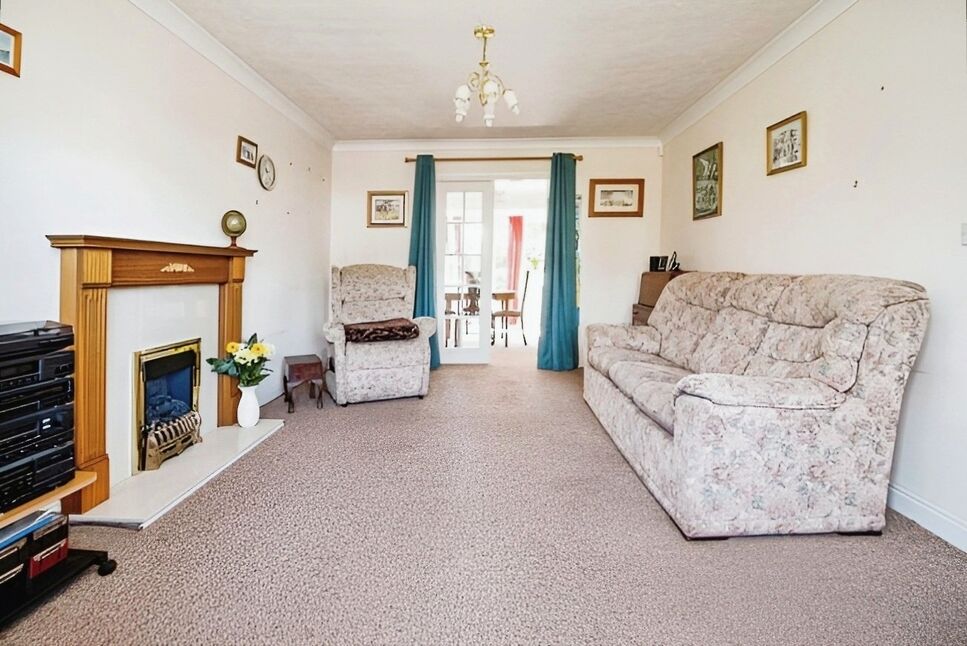 4 bedroom Detached House for sale, Catherine McAuley Close, Hull, HU6