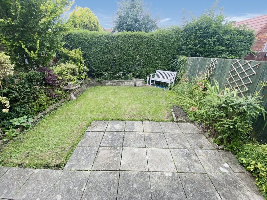 2 bedroom Semi Detached Bungalow for sale, Ullswater Drive, Hull, HU8