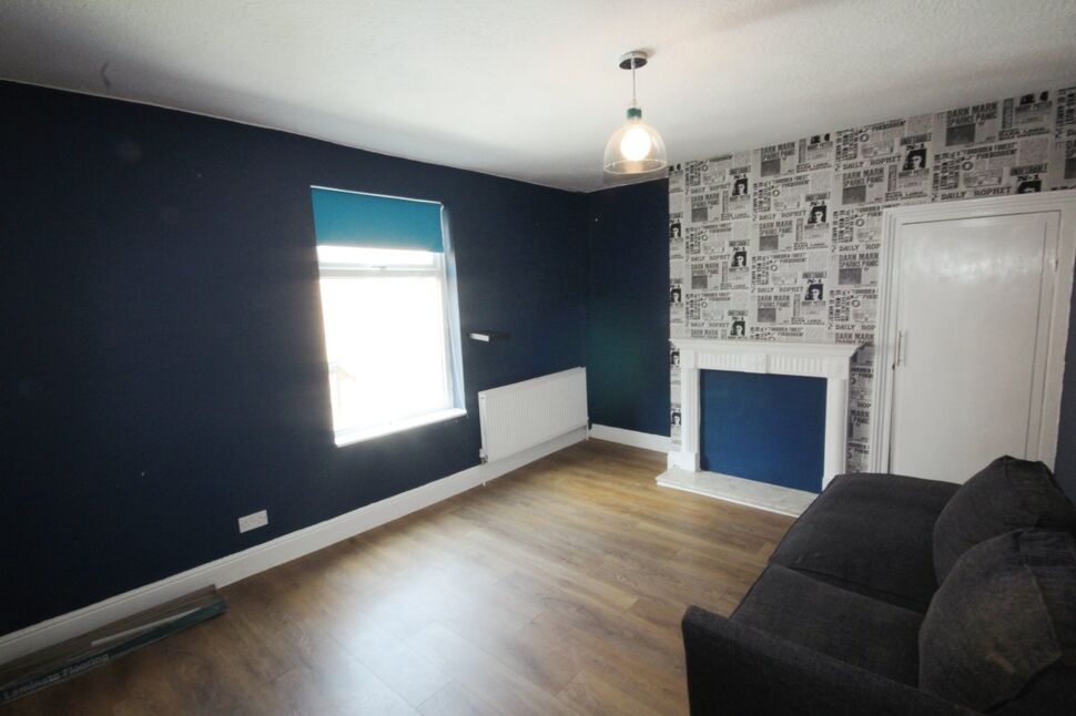 3 bedroom Mid Terrace House for sale, Ferndale, Sherburn Street, HU9 £85,000