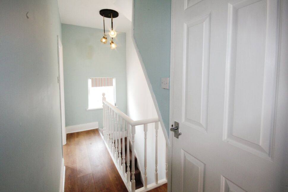 3 bedroom Mid Terrace House for sale, Ferndale, Sherburn Street, HU9 £85,000