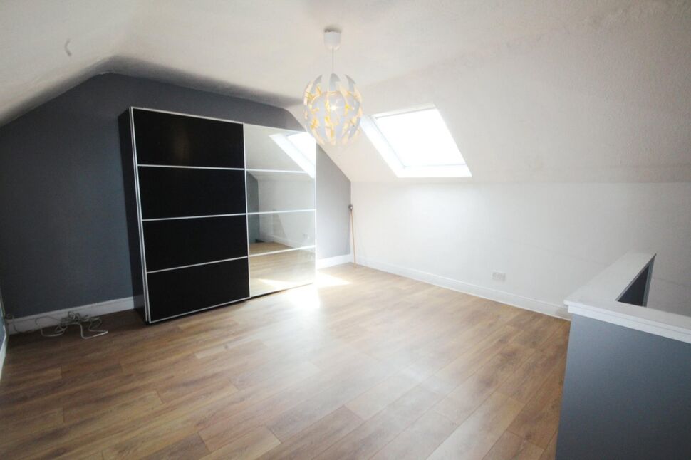 3 bedroom Mid Terrace House for sale, Ferndale, Sherburn Street, HU9 £85,000