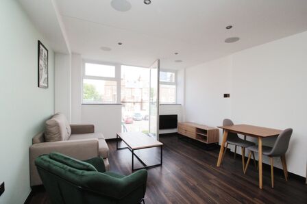 Silvester Street, 1 bedroom  Flat to rent, £895 pcm