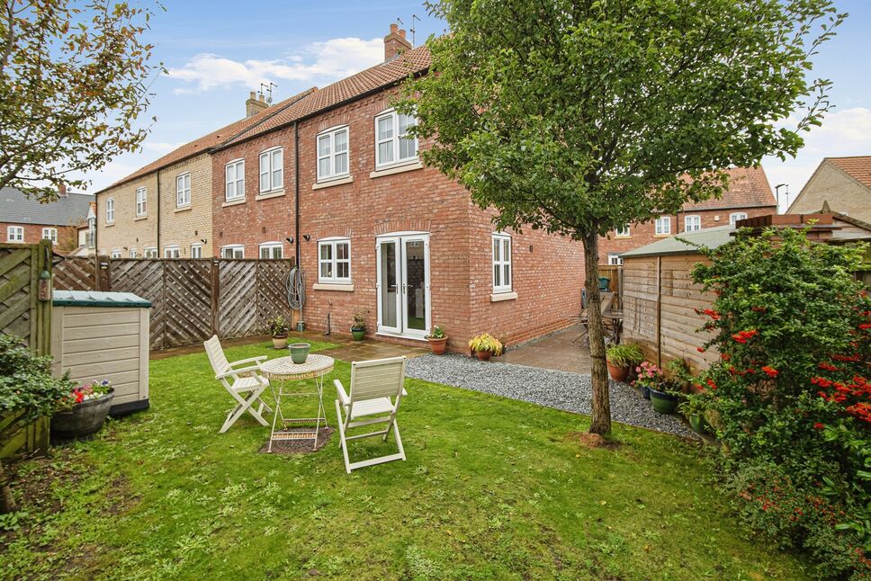 3 bedroom End Terrace House for sale, Shinewater Park, Kingswood, HU7