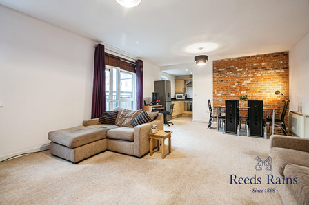 2 bedroom  Flat for sale
