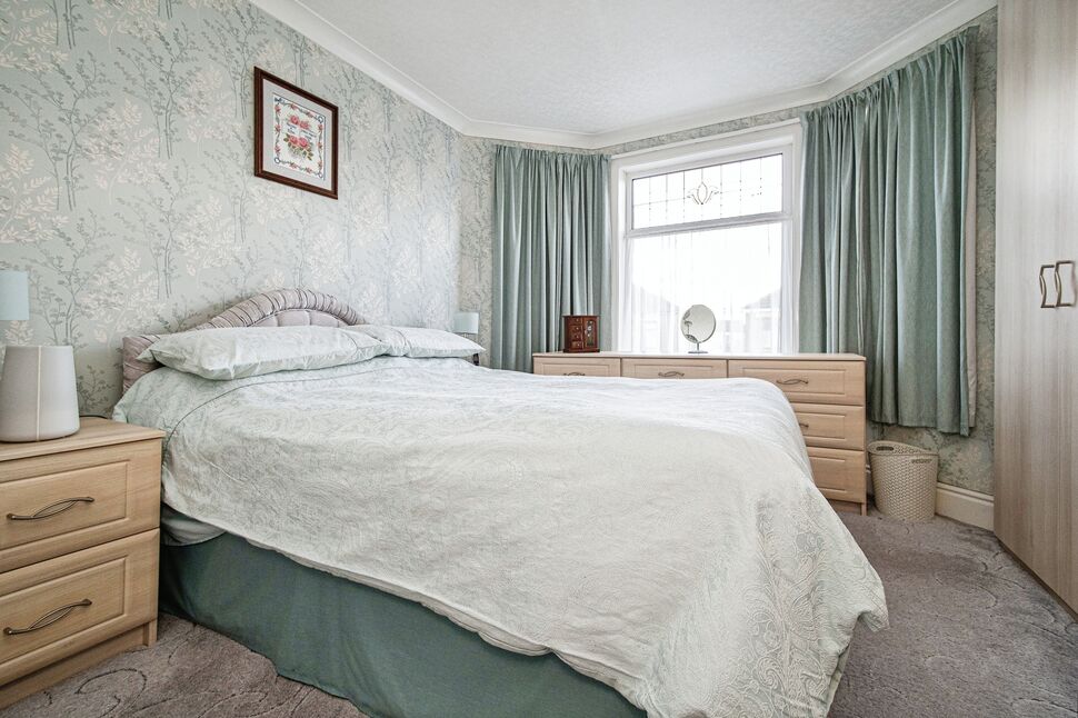 3 bedroom Semi Detached House for sale, Ellesmere Avenue, Hull, HU8 £225,000