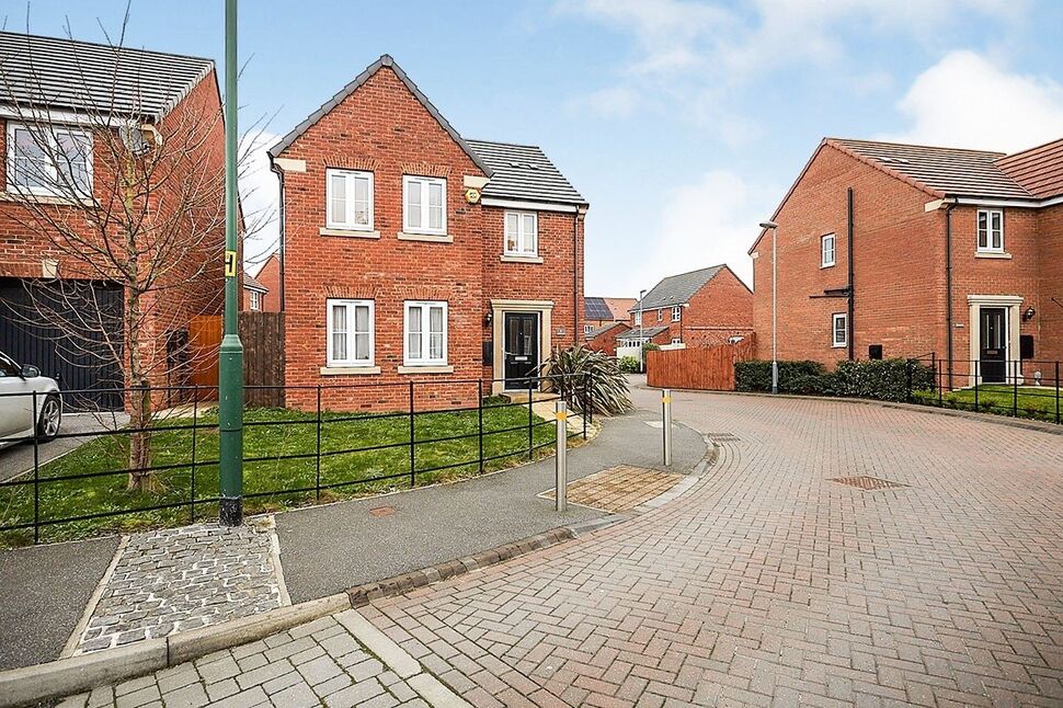 Main image of 3 bedroom Detached House to rent, Abbey Lane, Kingswood, East Yorkshire, HU7