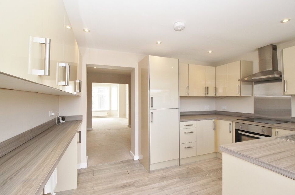 3 bedroom Mid Terrace House for sale, Burlington Road, Hull, HU8 £155,000