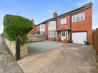 4 bedroom Semi Detached House for sale