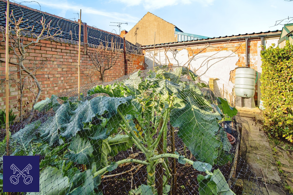 3 bedroom Mid Terrace House for sale, Durham Street, Hull, HU8 £135,000