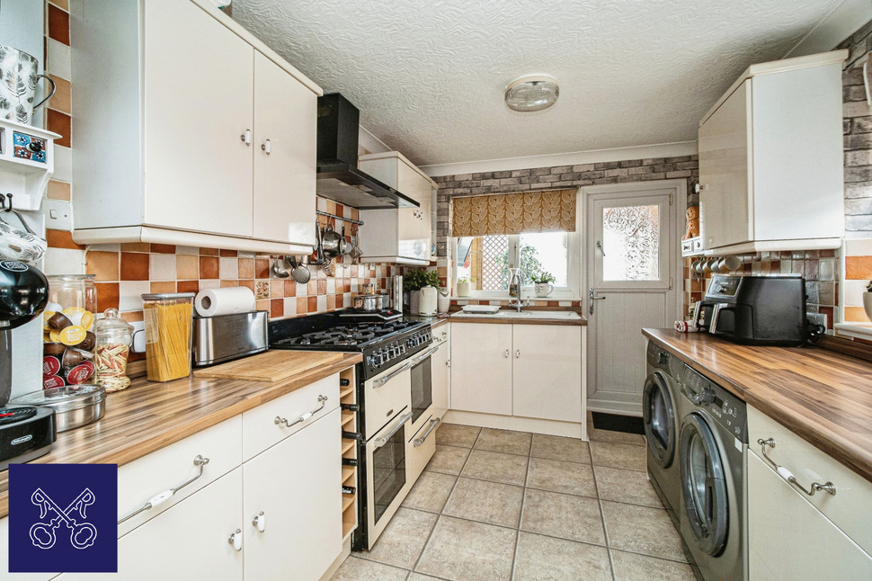 3 bedroom Mid Terrace House for sale, Durham Street, Hull, HU8 £135,000