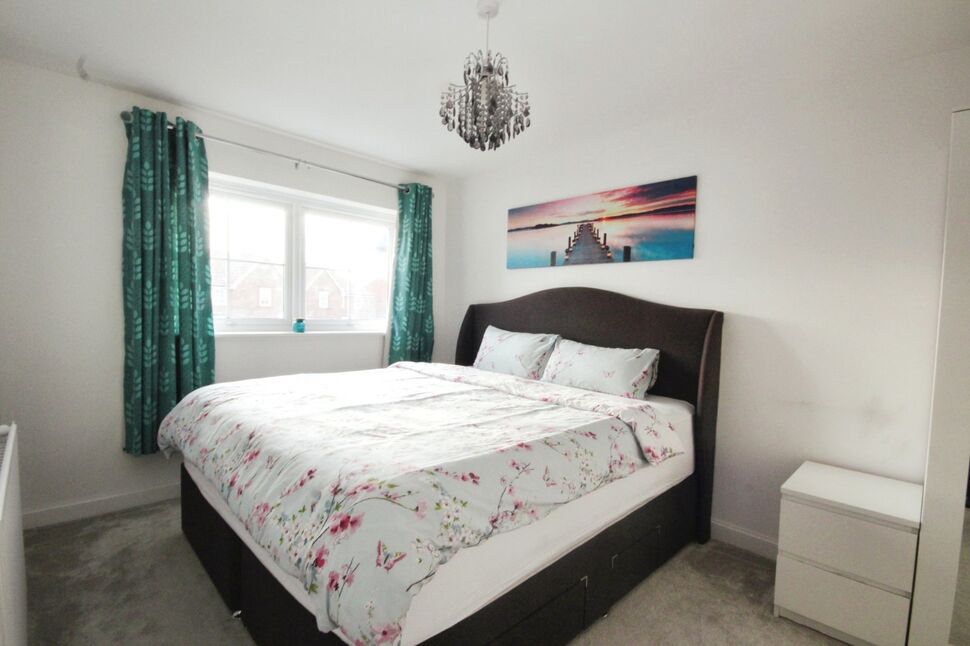 3 bedroom Detached House to rent, Blenheim Avenue, Brough, HU15 £1,750 pcm