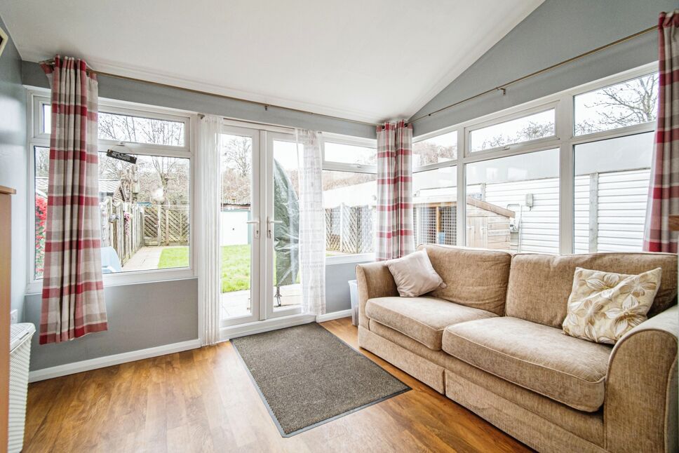 2 bedroom Semi Detached House for sale, Ashendon Drive, Hull, HU8 £