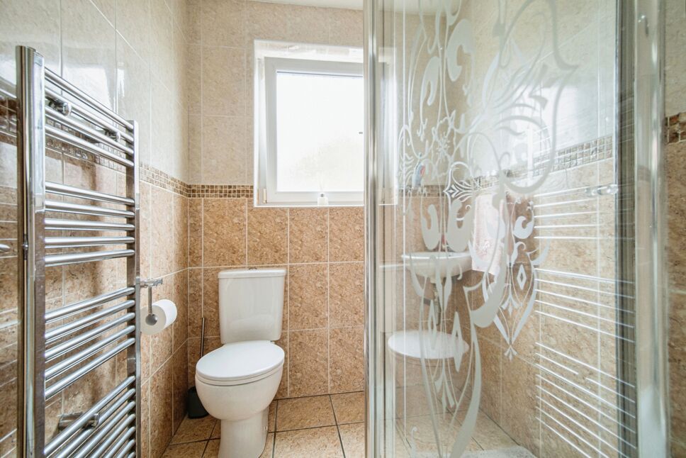 2 bedroom Semi Detached House for sale, Ashendon Drive, Hull, HU8 £