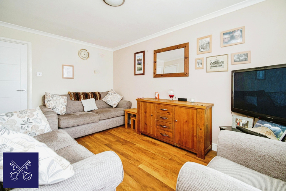 2 bedroom Semi Detached House for sale, Ashendon Drive, Hull, HU8 £