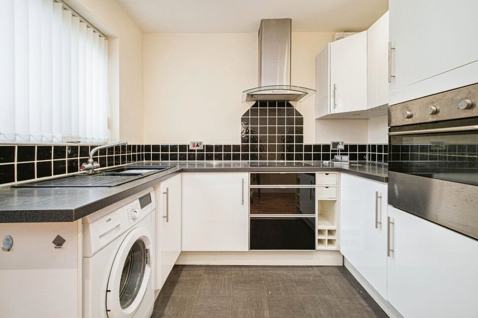 2 bedroom End Terrace House for sale, Cundall Close, Hull, HU9 £110,000