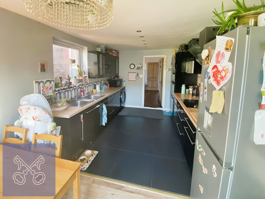 3 bedroom Mid Terrace House for sale, Summergangs Road, Hull, HU8 £