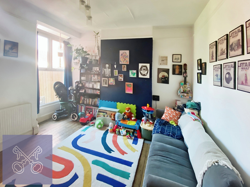 3 bedroom Mid Terrace House for sale, Summergangs Road, Hull, HU8 £