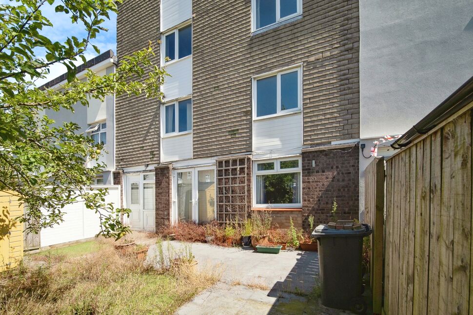 Main image of 5 bedroom Mid Terrace House for sale, Stroud Crescent West, Bransholme, Hull, HU7