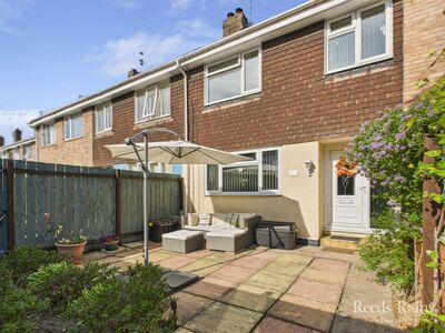 4 bedroom Mid Terrace House for sale