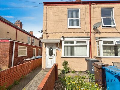 Crofton Avenue, 2 bedroom End Terrace House to rent, £575 pcm