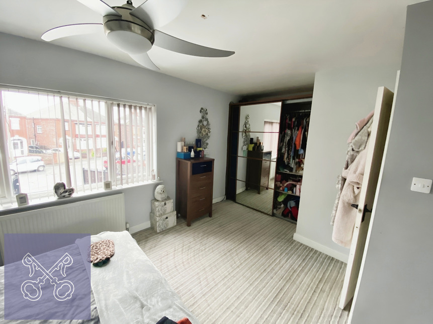 4 bedroom Semi Detached House for sale, Riversdale Road, Hull, HU6 £