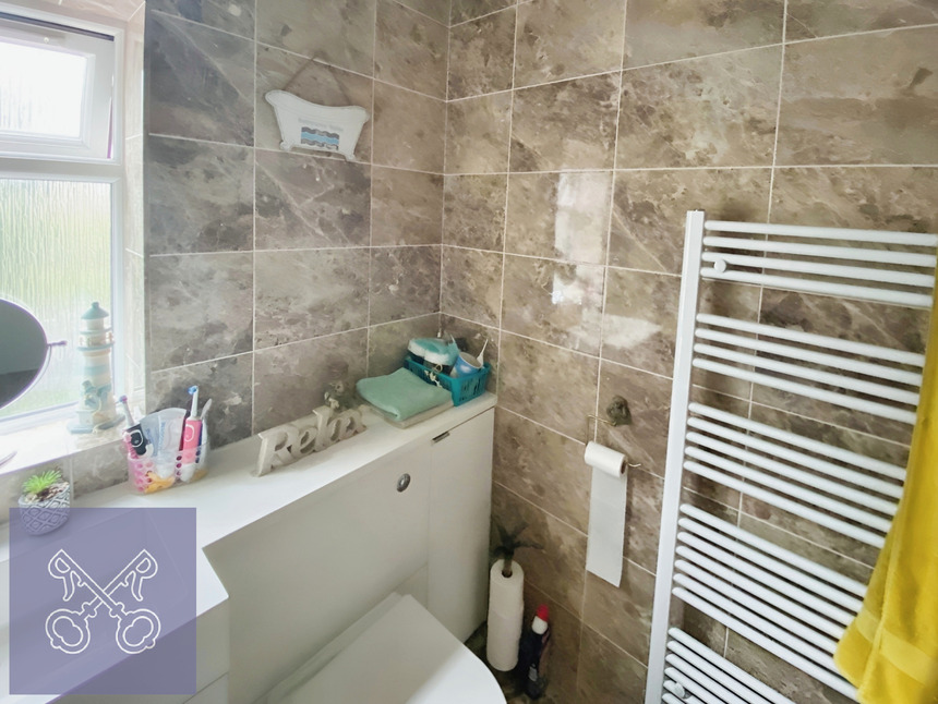 4 bedroom Semi Detached House for sale, Riversdale Road, Hull, HU6 £