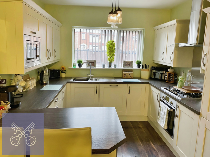 4 bedroom Semi Detached House for sale, Riversdale Road, Hull, HU6 £