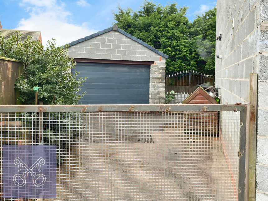 4 bedroom Semi Detached House for sale, Riversdale Road, Hull, HU6 £