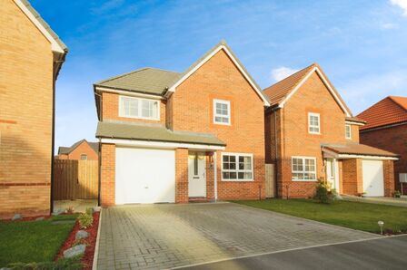 Blenheim Avenue, 3 bedroom Detached House to rent, £1,475 pcm
