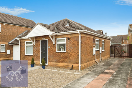Isis Court, 2 bedroom Detached Bungalow for sale, £215,000