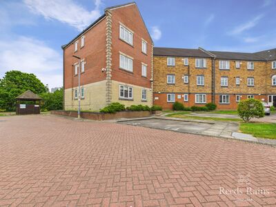 Lancelot Court, 2 bedroom  Flat for sale, £110,000