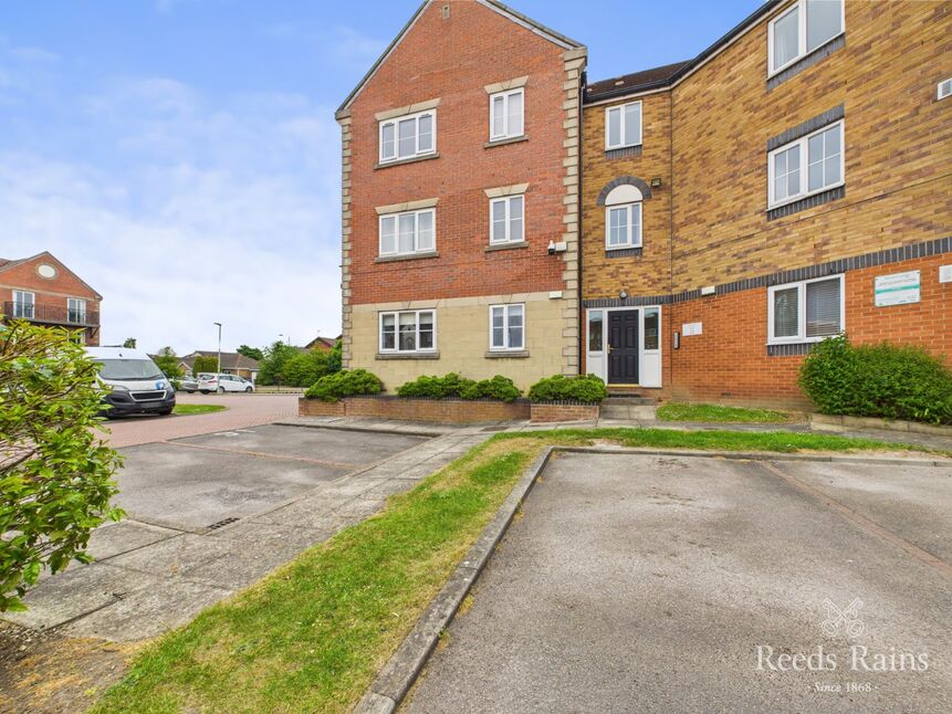 Main image of 2 bedroom Flat for sale, Lancelot Court, Hull, East Yorkshire, HU9