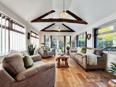4 bedroom Detached Bungalow for sale
