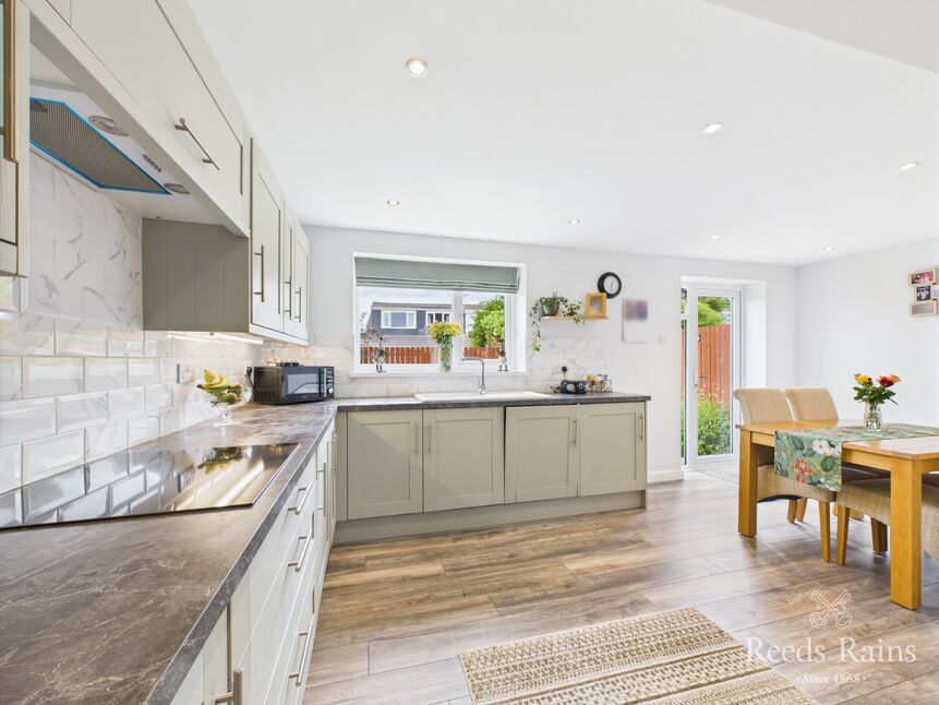Kitchen / Dining Room