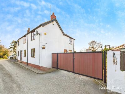 Marsh Lane, 3 bedroom Semi Detached House for sale, £265,000