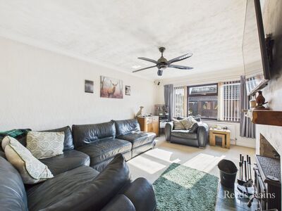 Osbourne Drive, 4 bedroom Detached House for sale, &pound;230,000
